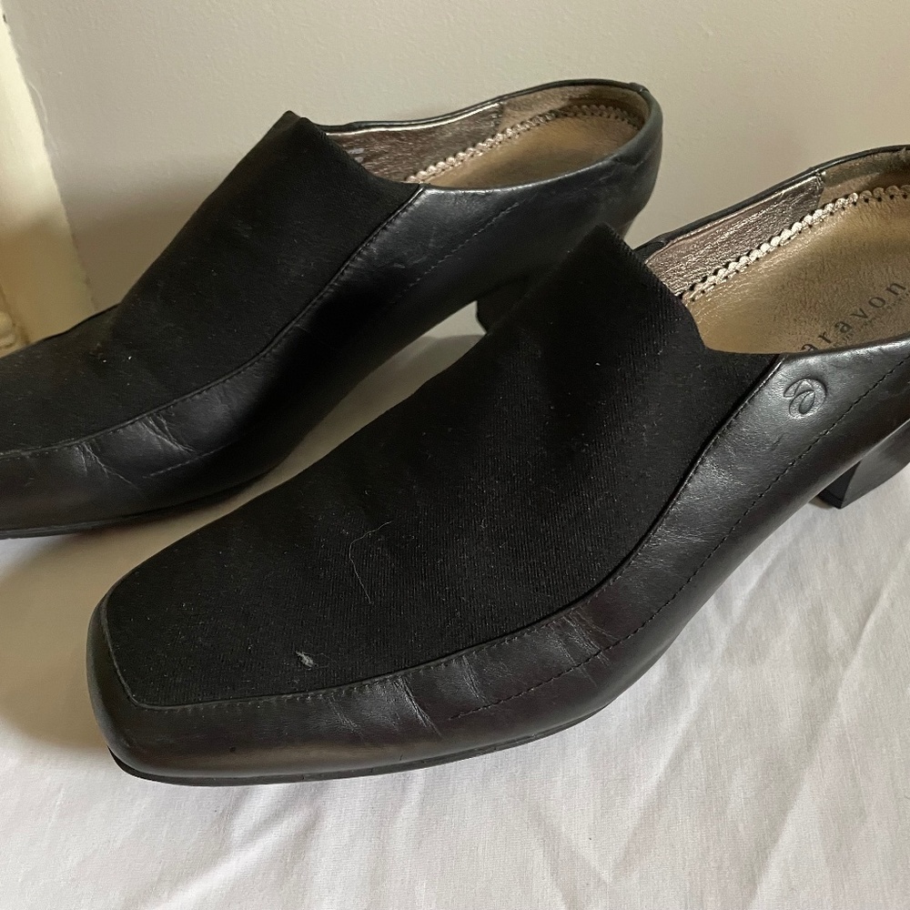 Aravon Mule Shoes with Two Inch Heel . Size 11 D. Black.